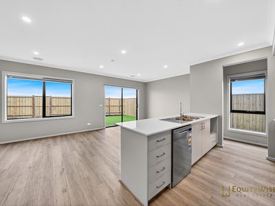 9 Attraction Way, Mambourin