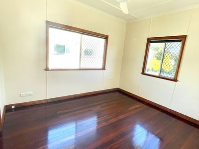 31 Shields Street, Redcliffe