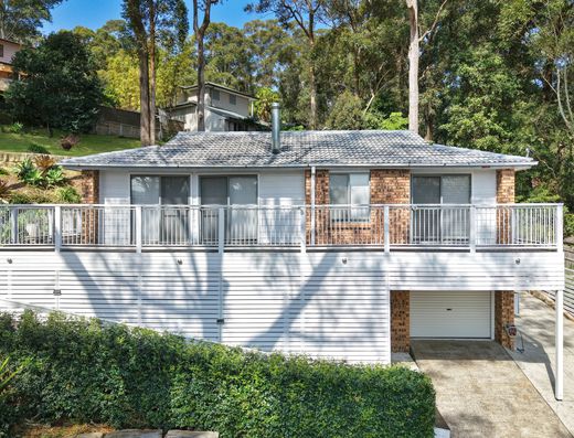 In the Heart of Avoca Beach - Green Serene