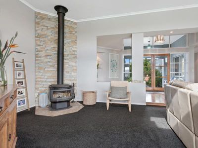 9 Sanctuary Close, Tea Gardens