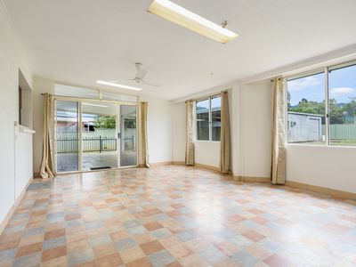 5 Mackellar Close, Edmonton