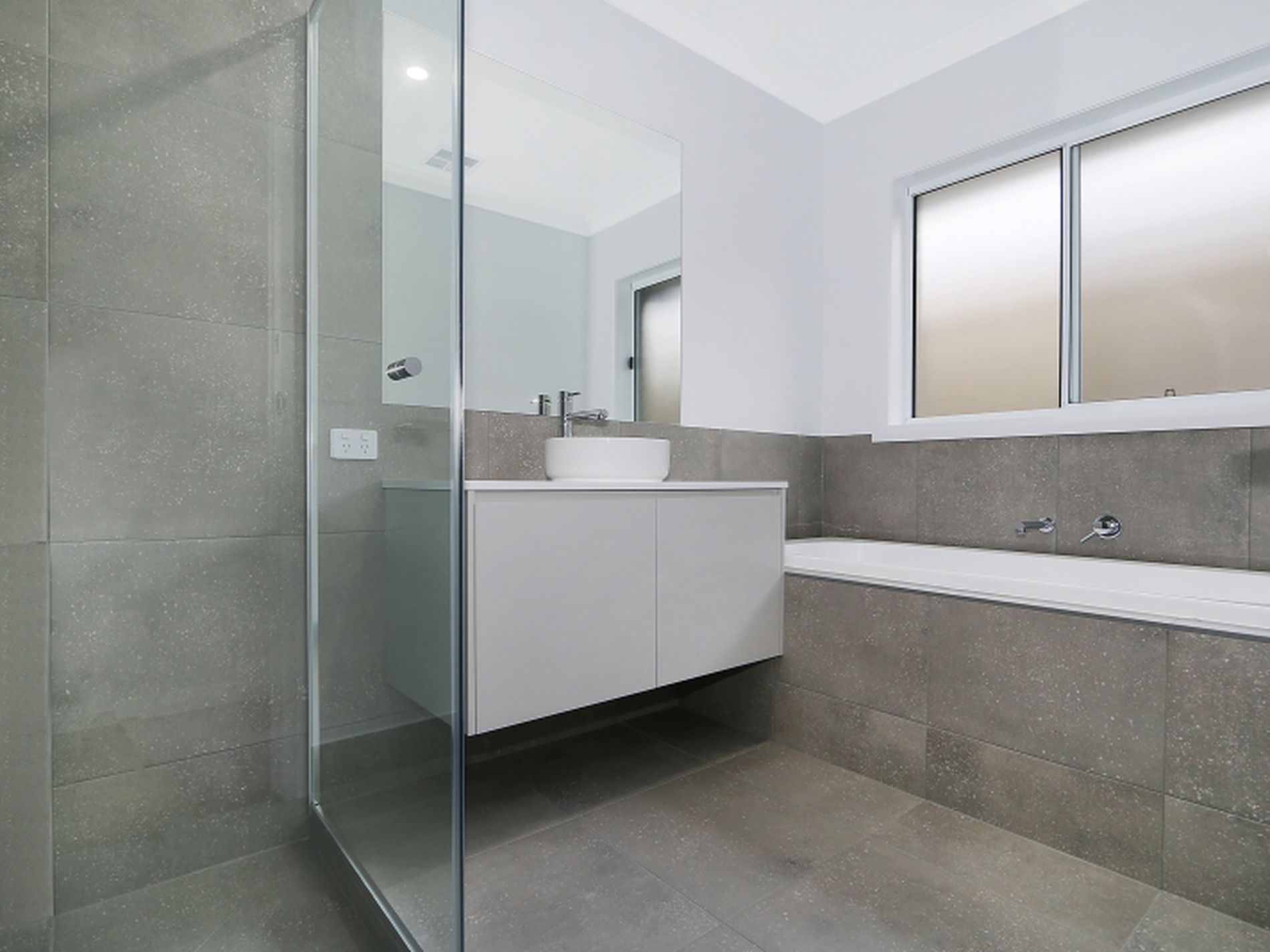 17 AXFORD BOULEVARD, Wodonga