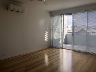 9b Collins Street, Geelong West
