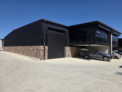22 / 25 Val Reid Crescent, Hume