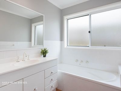 2 / 180 Pacific Way, Tura Beach