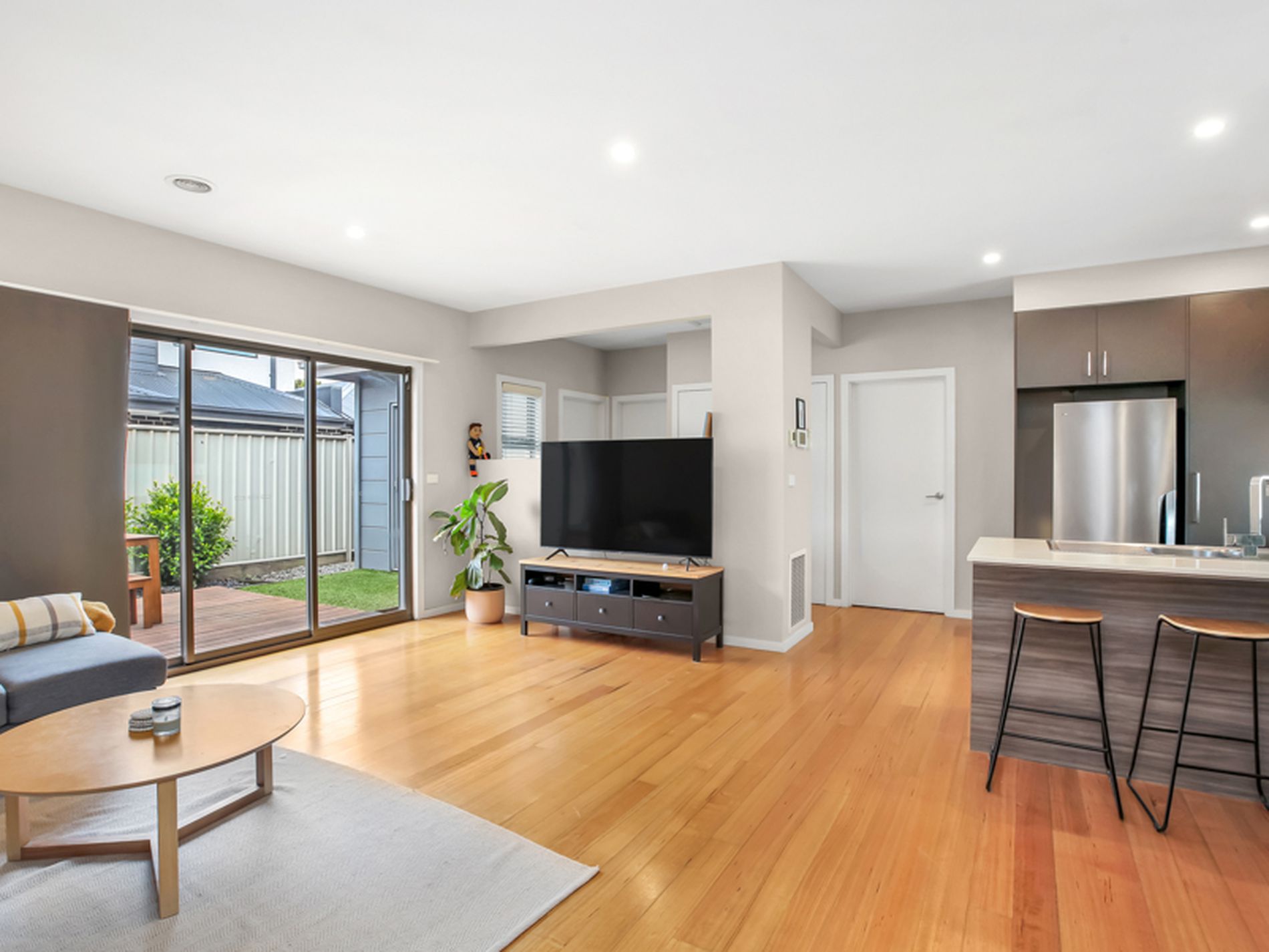 2 / 48 Eames Avenue, Brooklyn