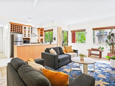 1114 / 2-10 Greenslopes Street, Cairns North
