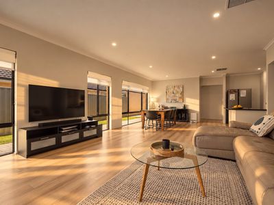 18 Barclay Way, Piara Waters