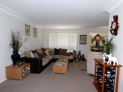 26 King George Parade, Forster
