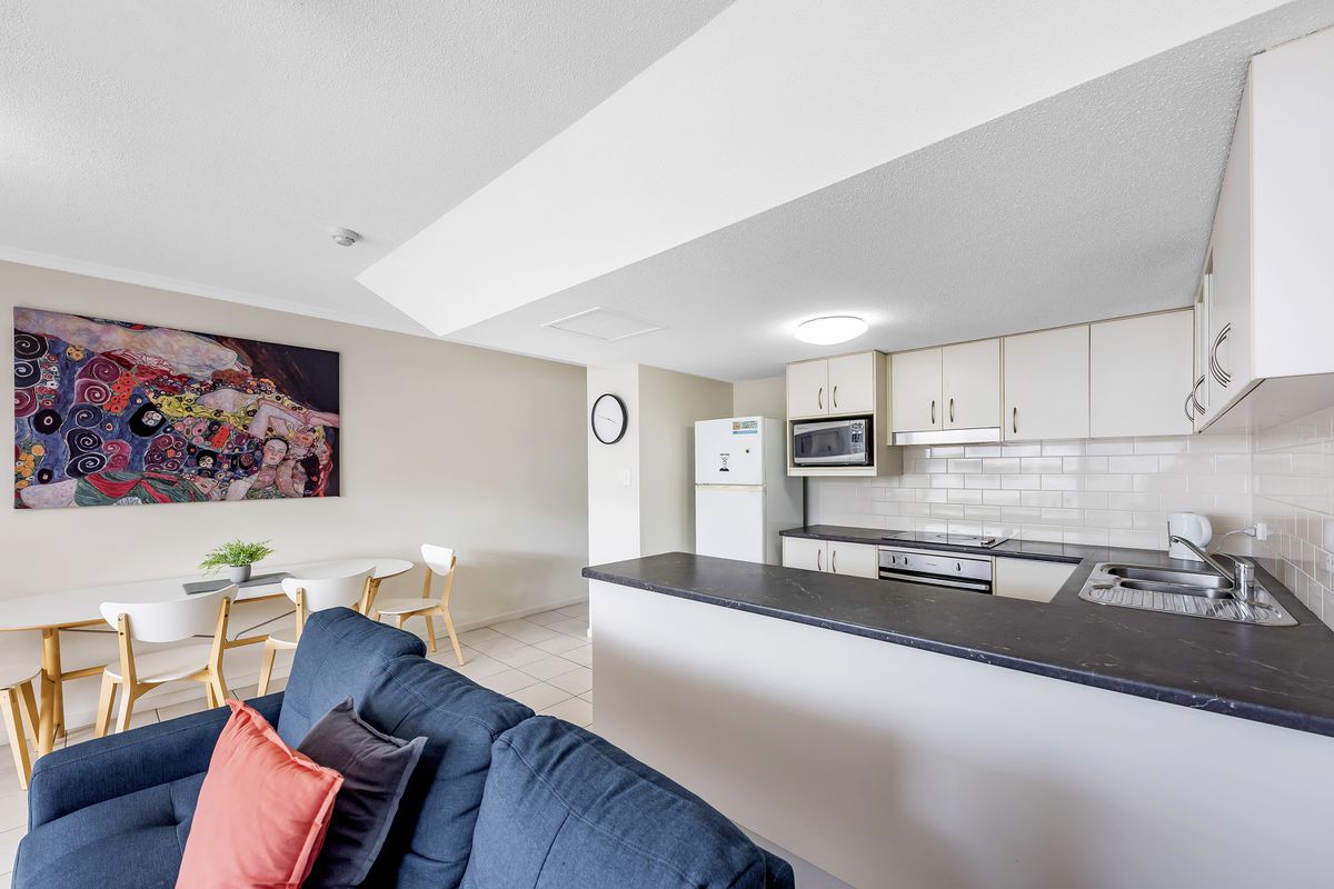 27 / 329 Golden Four Drive, Tugun