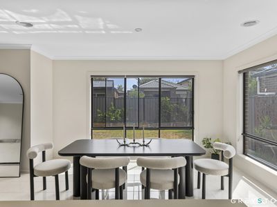 10 Caro Way, Fraser Rise