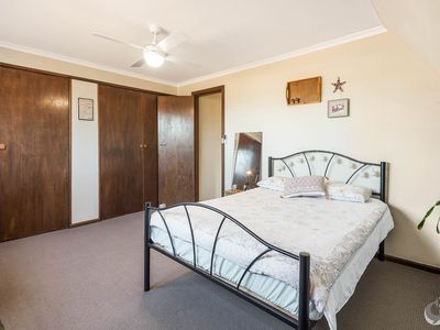 34 Lakeside Drive, Kianga