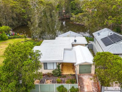 12 McKellar Boulevard, Blue Haven