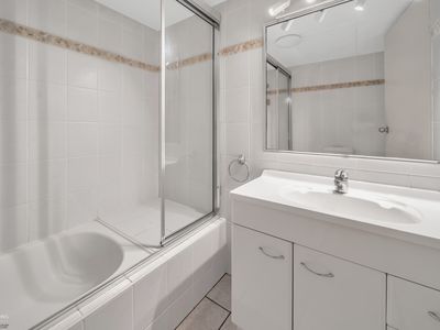 2 / 249-255 Esplanade, Cairns North