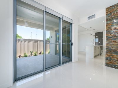 3 / 42-44 Blake Street, Southport