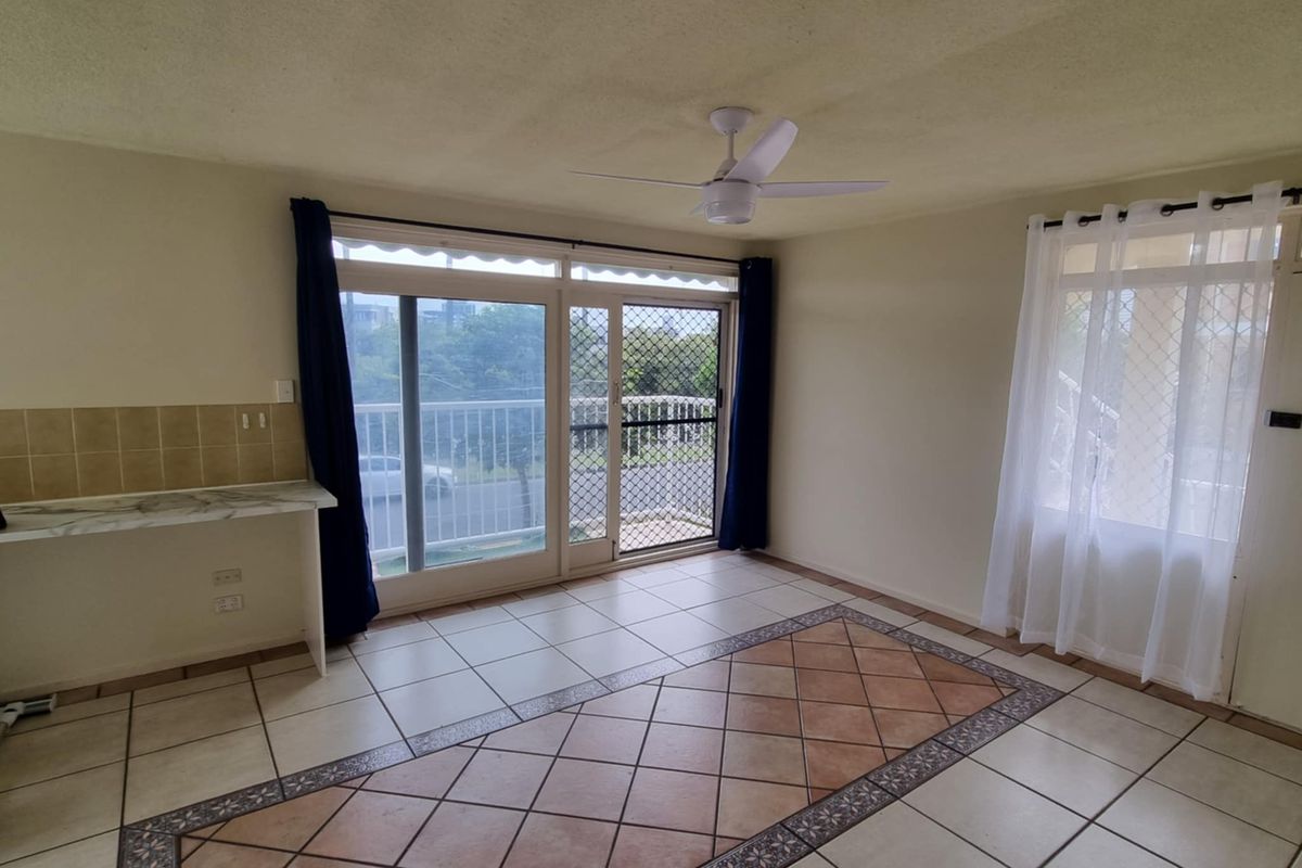 1 / 25 Watson Esplanade, Surfers Paradise