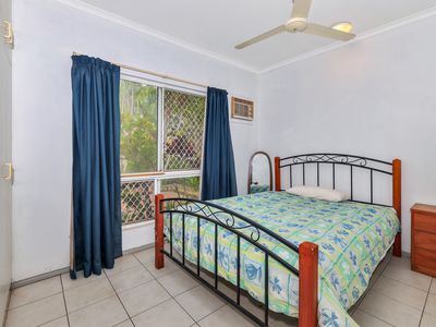 10 / 16 McGuire Circuit, Moulden