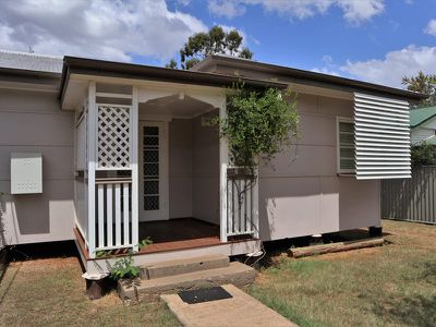 2 / 40 First Avenue, Kingaroy