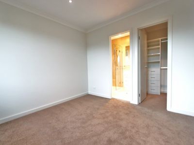 2 / 22 Sumersett Avenue, Oakleigh South