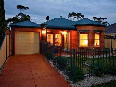 1 Bloomsbury Place, Wyndham Vale