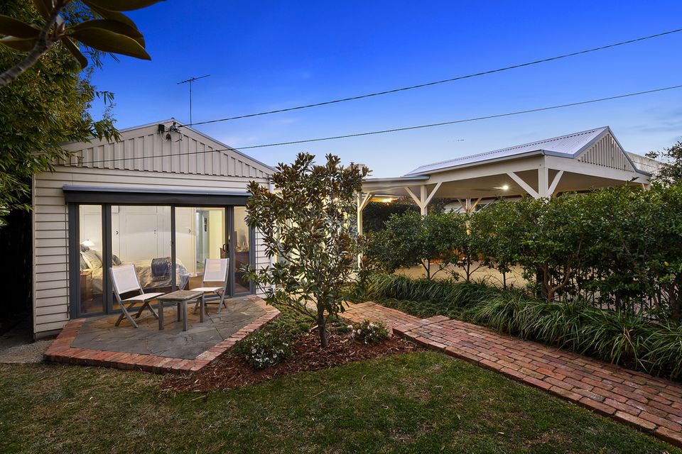 48 CLARKE AVENUE, Belmont