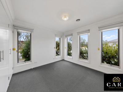 34 Manchester Boulevard, Officer