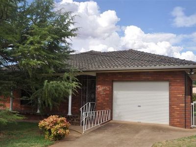 2A Clement Street, Forbes