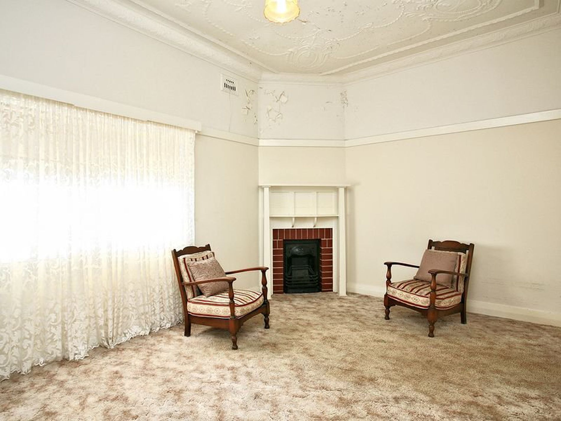 38 Dalmeny Avenue, Rosebery