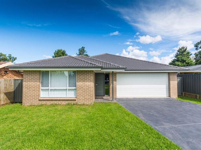 2C Chapman St, Tahmoor