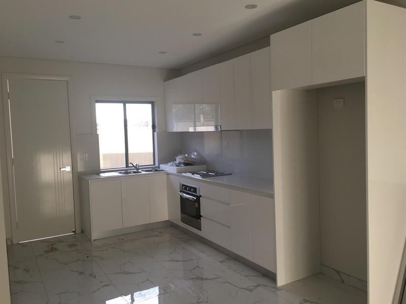 2 Vineyard Avenue, Smithfield