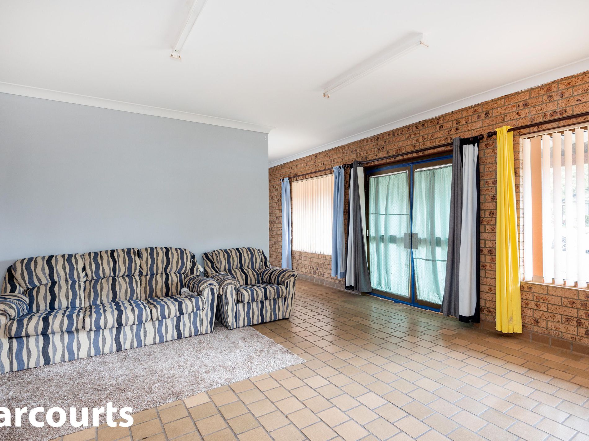 89 Kings Point Drive, Kings Point