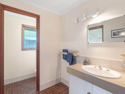 12 Cotswold Court, Rochedale South