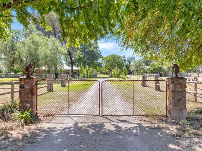 142 Whittaker Lane, Howlong