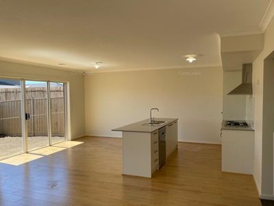 10 Lamaro Way, Wyndham Vale