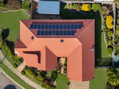 8 Crestbrook Drive, Mount Louisa