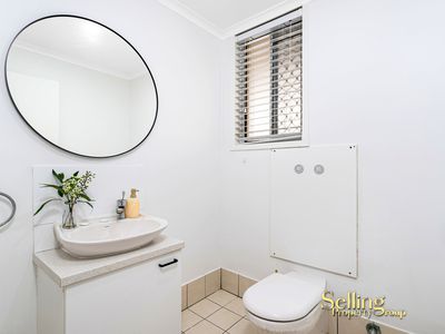 2 / 6 Brookside Road, Labrador