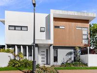 30 Mayfair Lane, Hope Island
