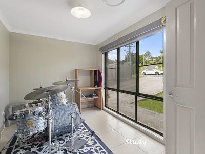 4 Green Way, Rochedale South