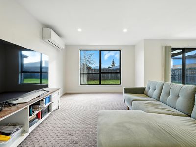 2 / 2 Carol Court, Westbury