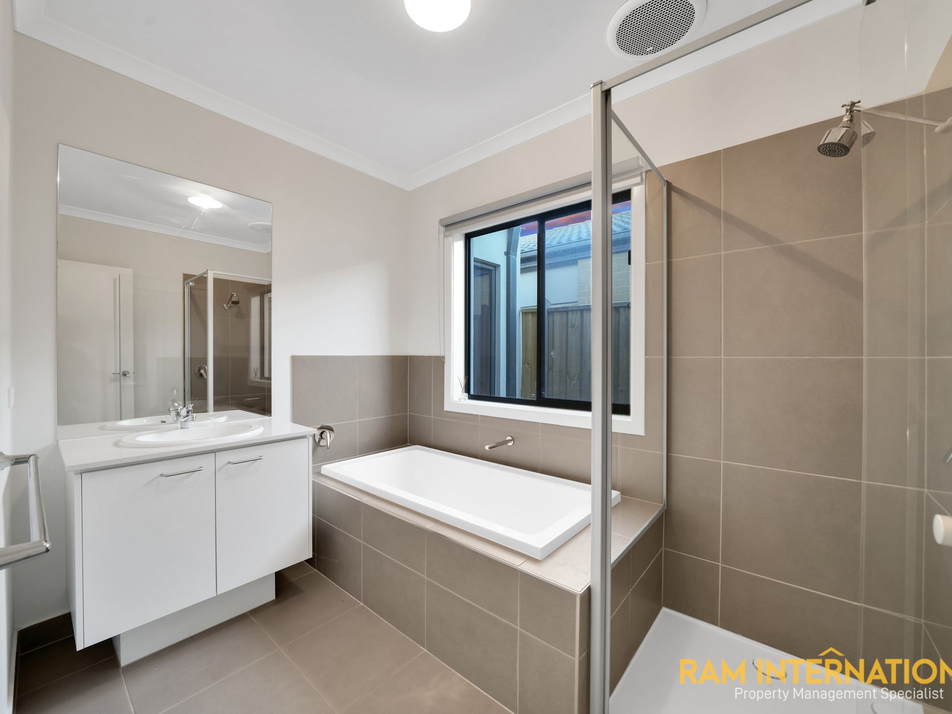 18 Perceval Place , Mambourin