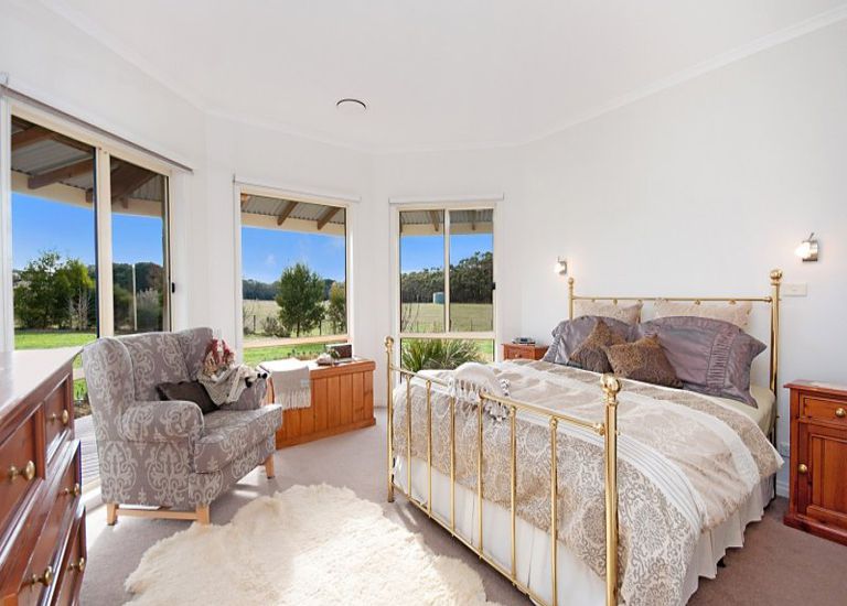 137 Crowes Road, Portland
