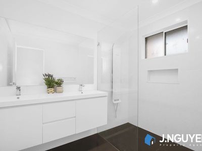 5A Edward Place, Canley Heights