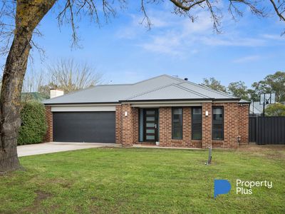 2 Longmore Street, Kangaroo Flat