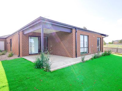 31 Medlar Avenue, Manor Lakes