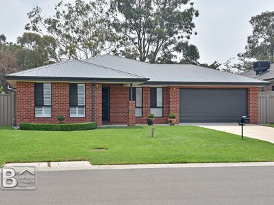 12 Victoria Avenue, Kangaroo Flat