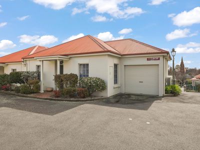 6 St John Court, Launceston