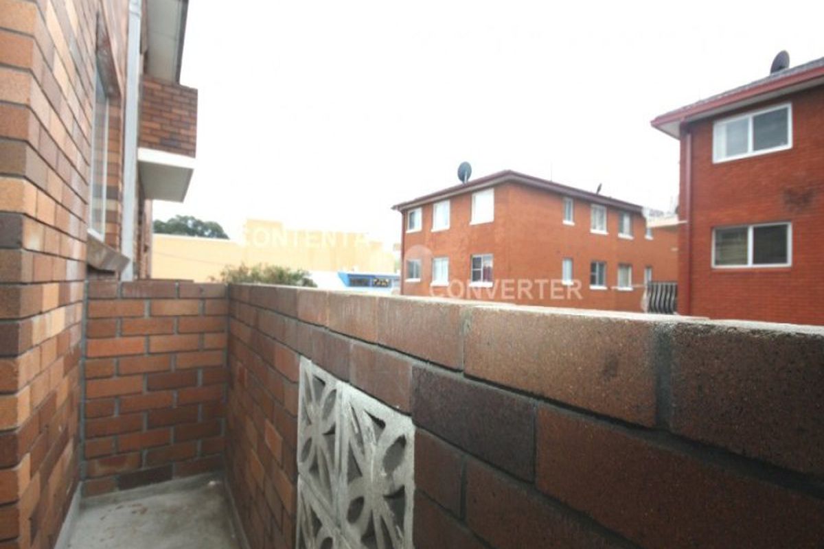 6 / 2 Macintosh Street, Mascot