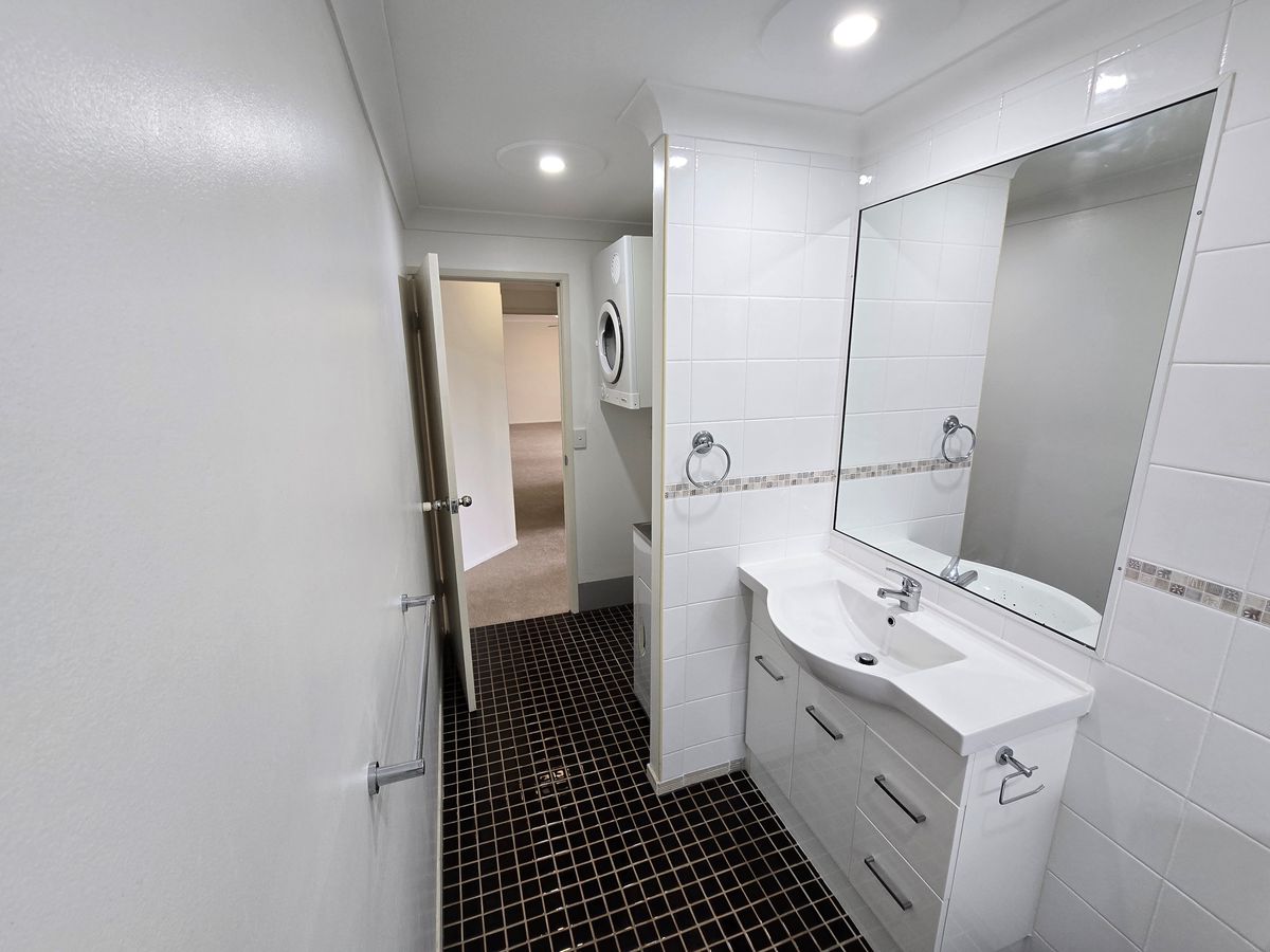 3 / 4 Sheehan Street, Milton