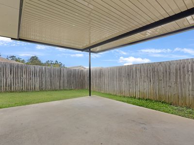 10 Daisy Street, Springfield Lakes