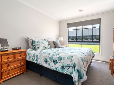 25 MORTIMER TERRACE, Leneva